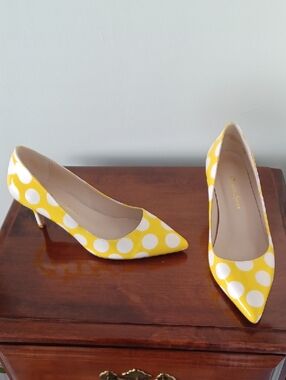 Yellow Polka Dot Pointed Toe Heels